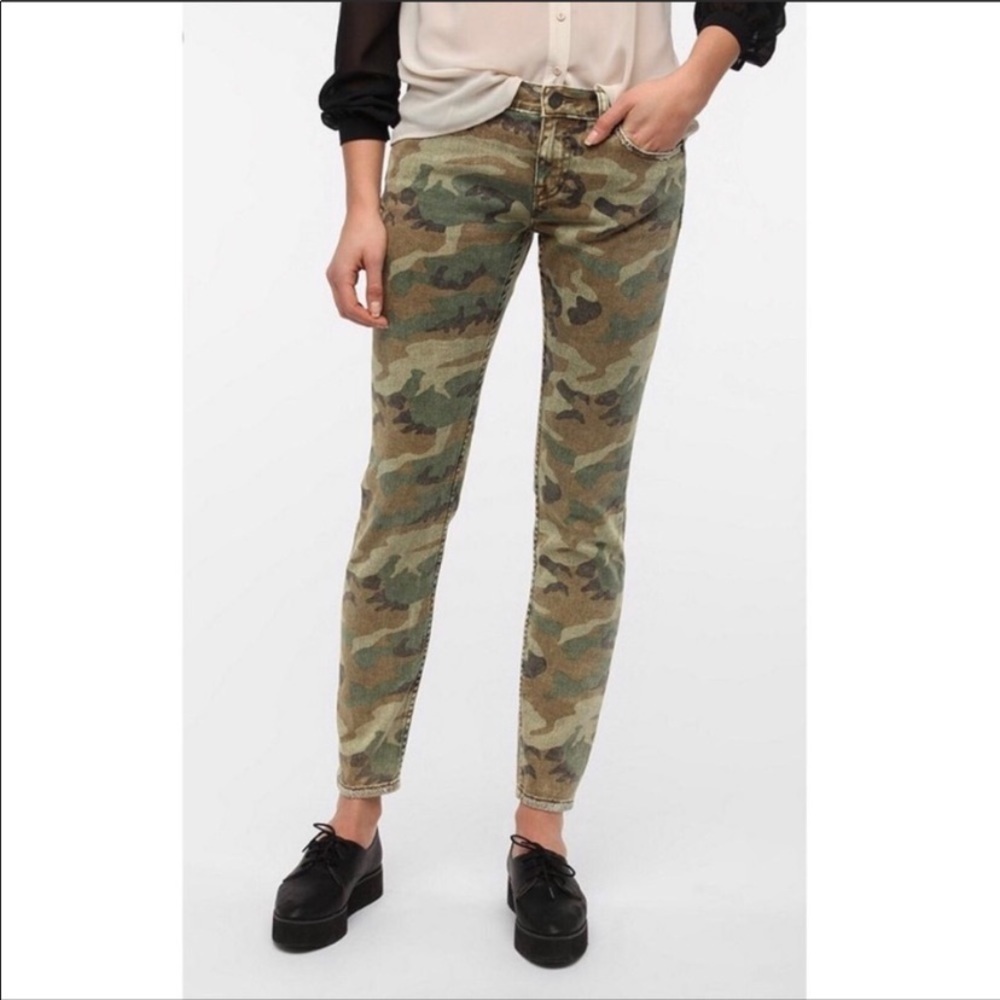 BDG Mid Rise Cigarette Ankle Camo Pants - Picture 8 of 8
